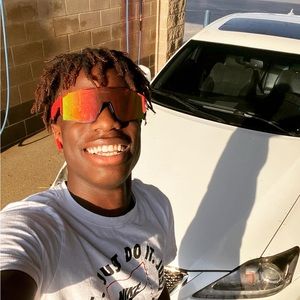 Meet your Posher, Raphael